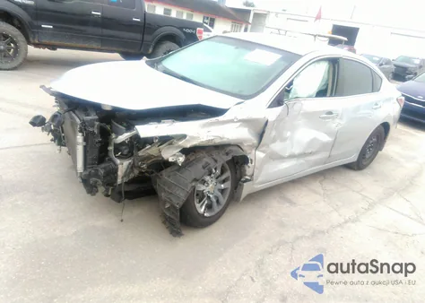 2015 Nissan Altima 2.5 S z USA, uszkodzony, nr VIN 1N4AL3APXFC199791